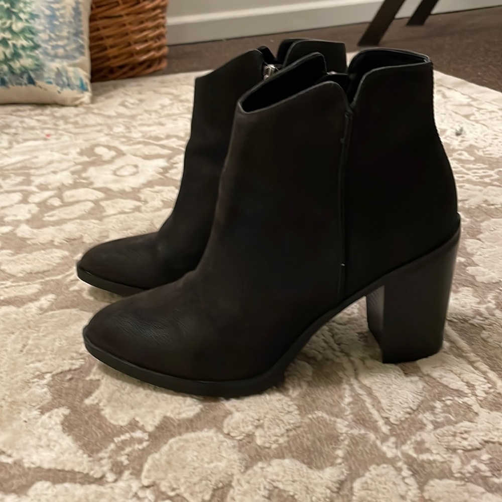 MIA black booties size 7.5, barby western boot
